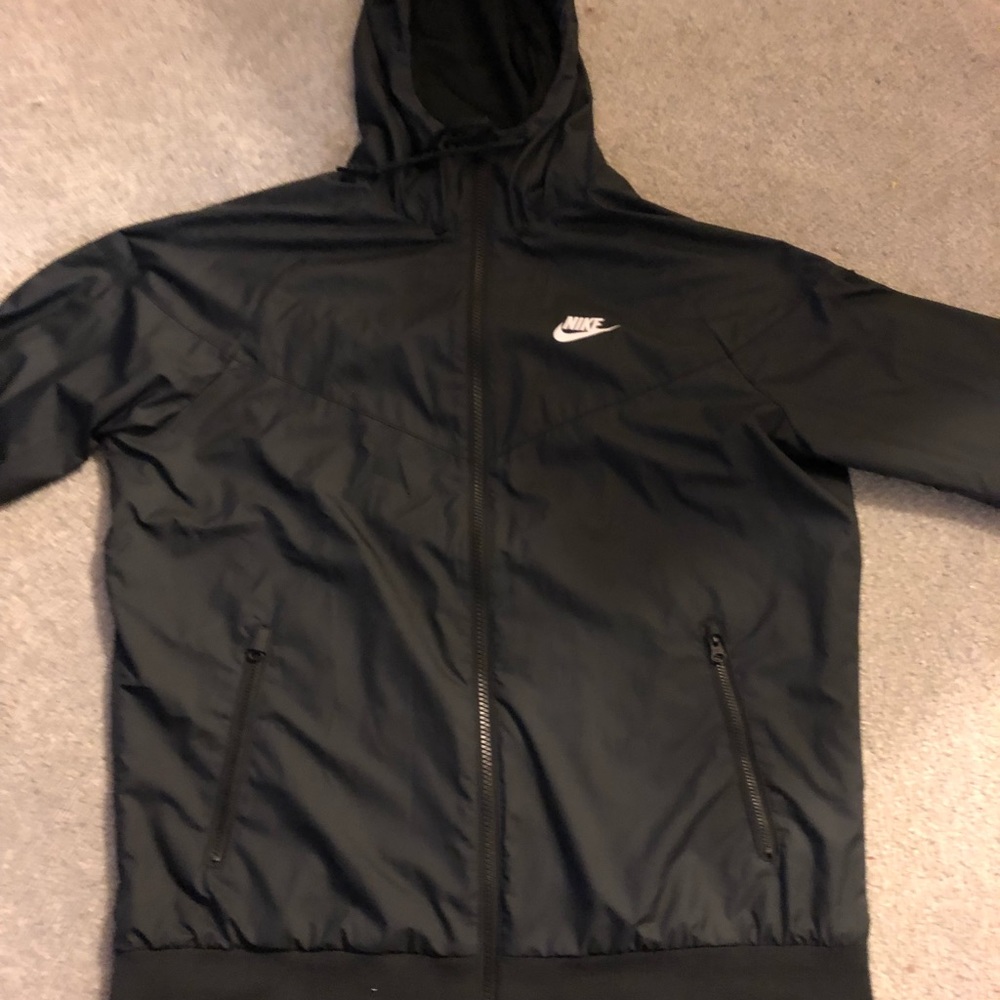Nike windbreaker Size Medium